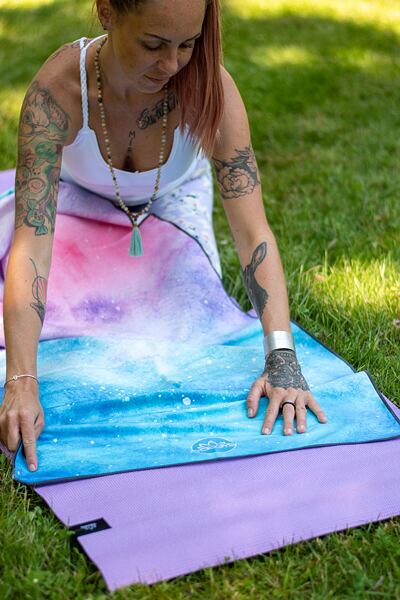 Protiskluzový ručník na jógu