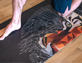 Form Factory a jógové studia Yoggys