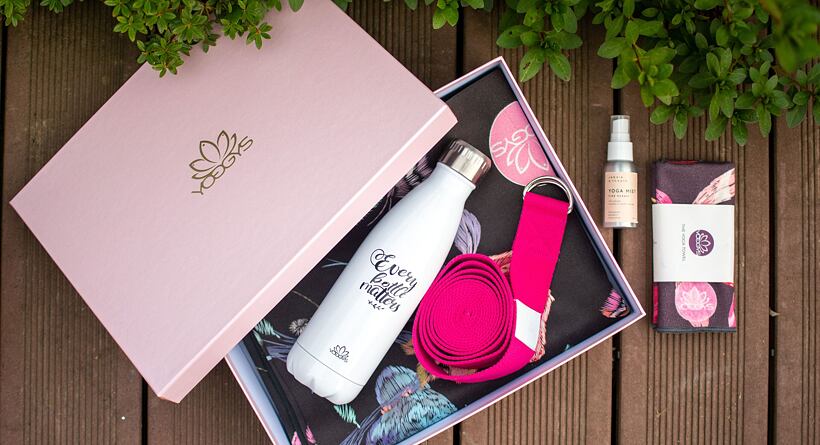 DÁRKOVÝ SET VYBAVENÍ NA JÓGU A CVIČENÍ