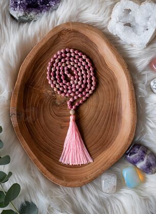 Meditační mala - Rodonit se stříbrným logem (Ag 925/1000)