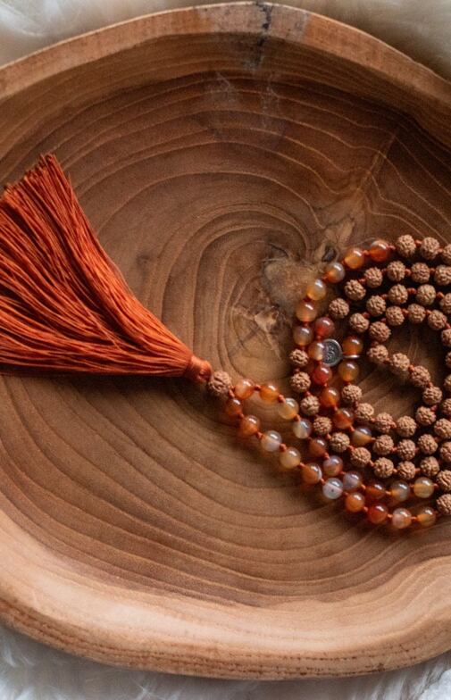 Meditační mala - karneol a rudraksha