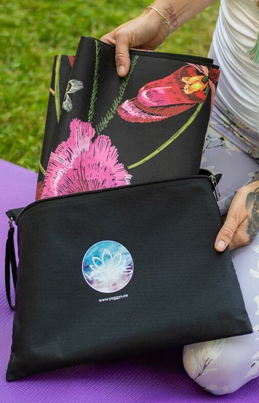 černý praktický bag na cestovní jógovou podložku, taška na jógamatku, taška na jógovou podložku