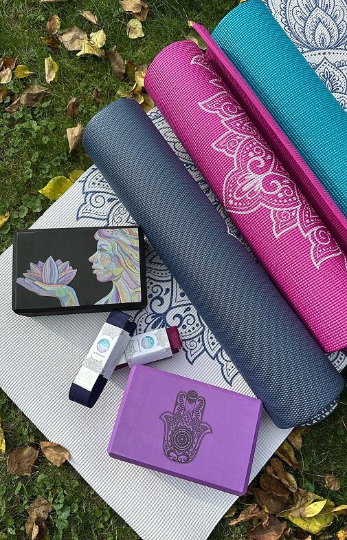 Podložka na cvičení purpurová MANDALA