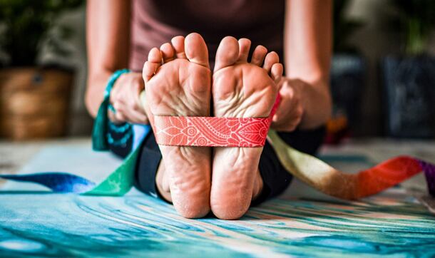 STRETCHING TAPES AND STRAPS