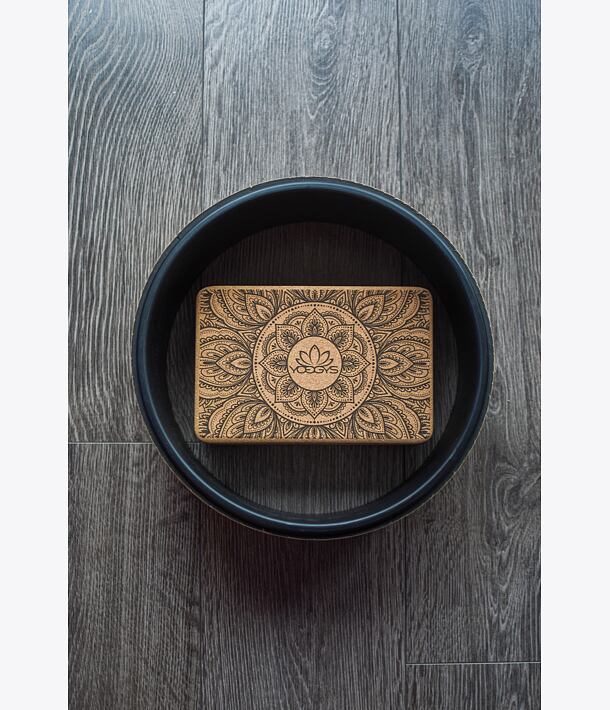 Cihlička na jógu korková NEW MANDALA a kruh na jógu korkový s mandalou