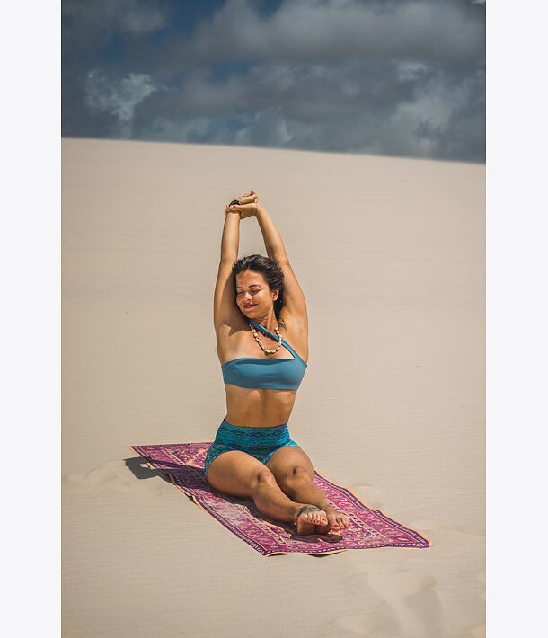 podložka na jógu ve stylu orientálního koberce v barvě vínová bordó