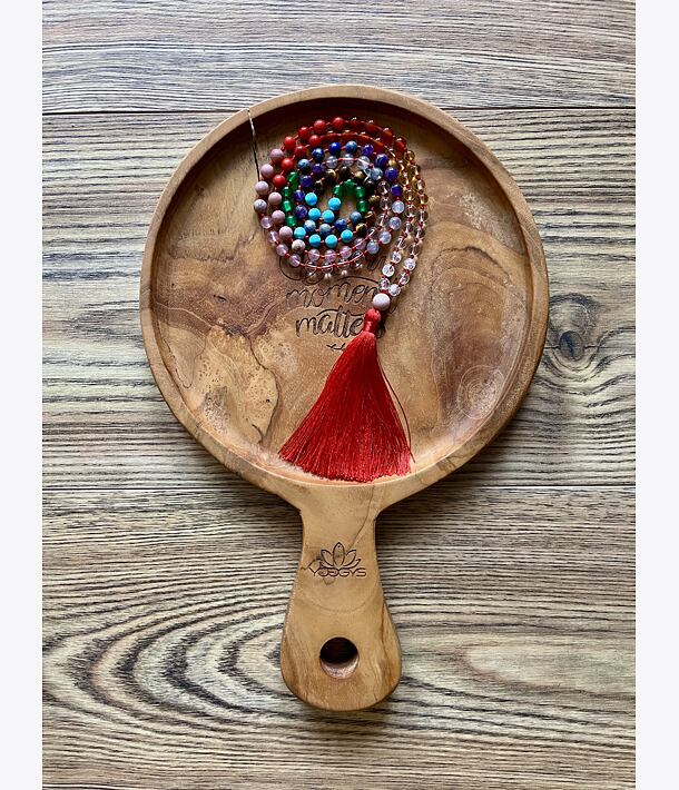 Meditační mala ČAKRY - RED se stříbrným logem (Ag 925/1000)