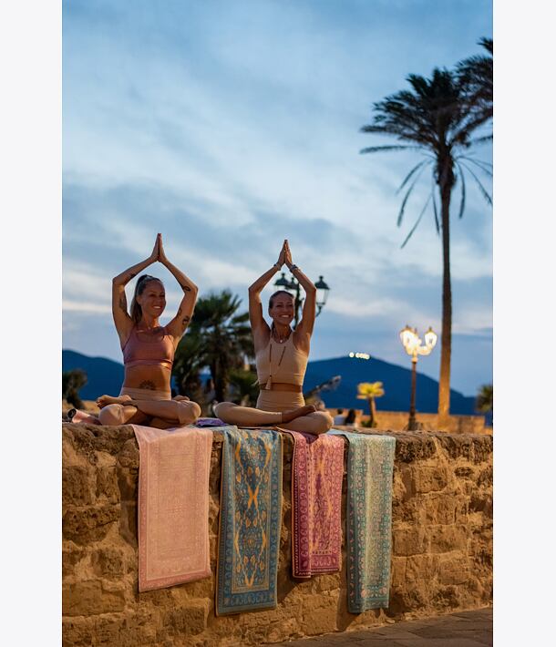 jógová podložka orientální koberec na jógu v barvě tyrkysové