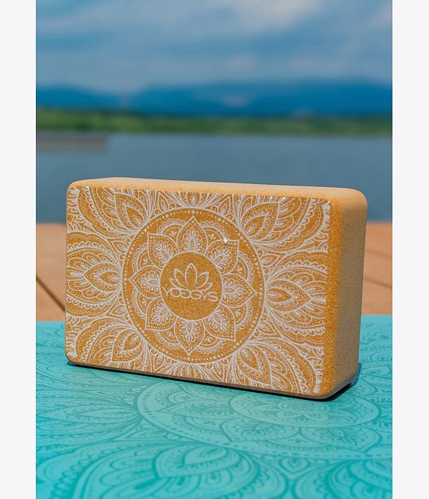 Cihlička na jógu korková NEW MANDALA WHITE
