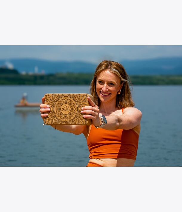 YOGGYS Cihlička na jógu korková NEW MANDALA