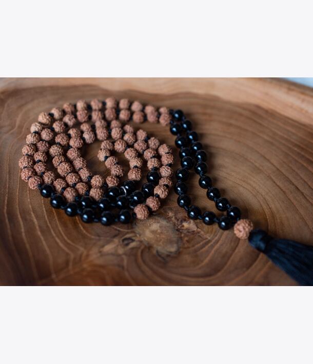 Meditační mala - onyx a rudraksha