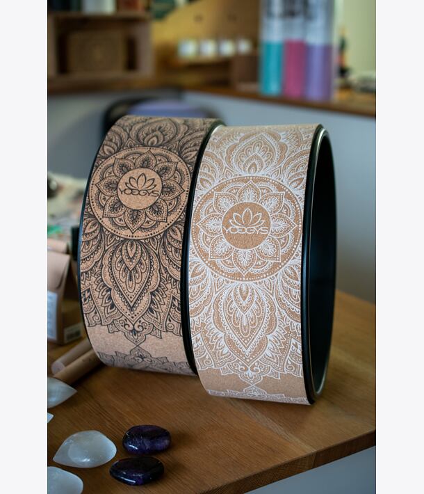 Kruh na jógu WHITE MANDALA NATURAL korkový s bílou mandalou