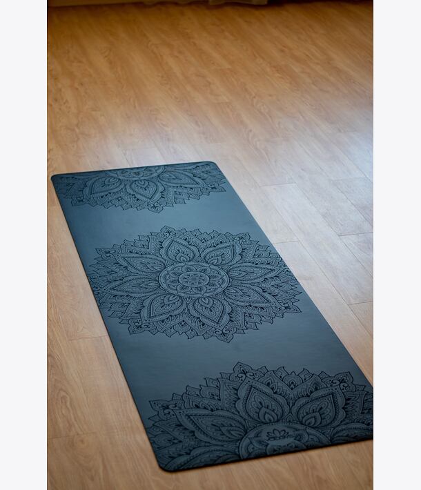 Neklouzavá profesionální podložka na jógu MANDALA BLACK černá s mandalou