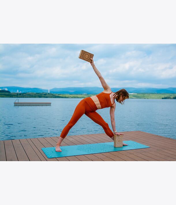 YOGGYS Cihlička na jógu korková NEW MANDALA