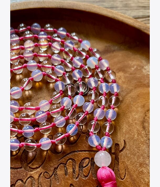 Meditační mala - Opalit a Křišťál PINK se stříbrným logem (Ag 925/1000)