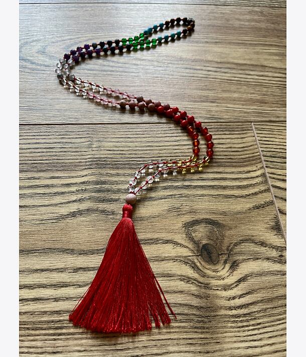 Meditační mala ČAKRY - RED se stříbrným logem (Ag 925/1000)