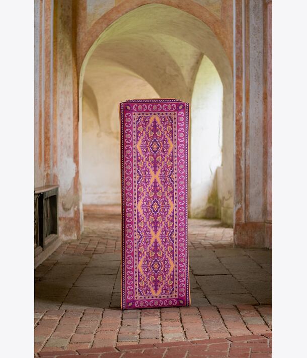 podložka na jógu ve stylu orientálního koberce v barvě bordó