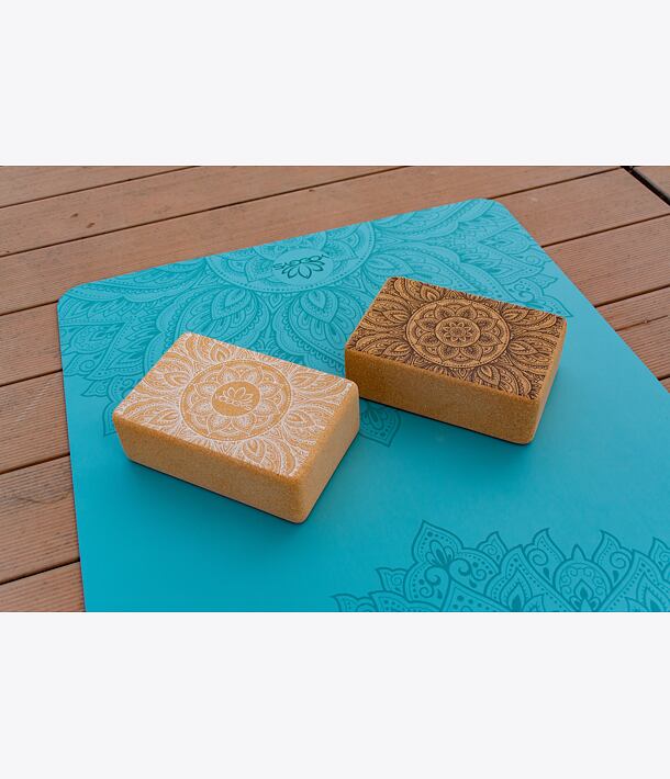 YOGGYS Cihlička na jógu korková NEW MANDALA