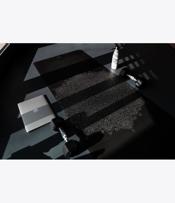 mandala silver, jógová podložka, profesionální podložka na jógu, jógamatka, black and white, černá a bílá, ying and yang