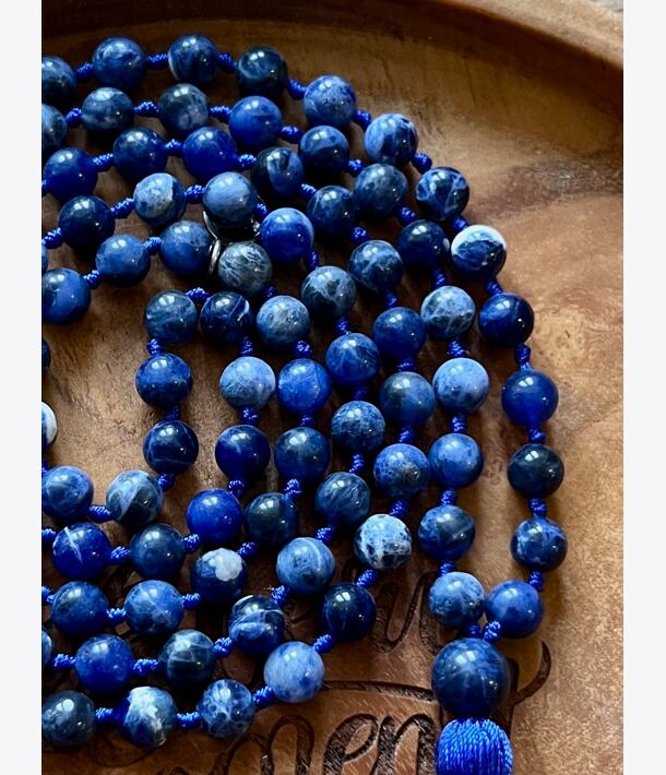 Meditační mala - Sodalit se stříbrným logem (Ag 925/1000)