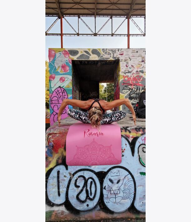 gravírování na podložku, vlastní jméno, slogan, logo na podložce