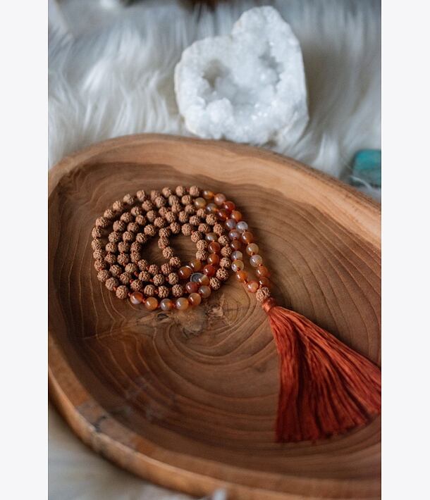 Meditační mala - karneol a rudraksha