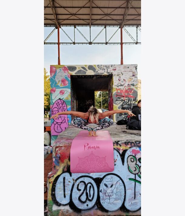 gravírování na podložku, vlastní jméno, slogan, logo na podložce