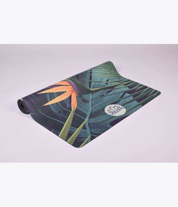 YOGGYS [NAMASTE] zelená designová jógová podložka s nápisem