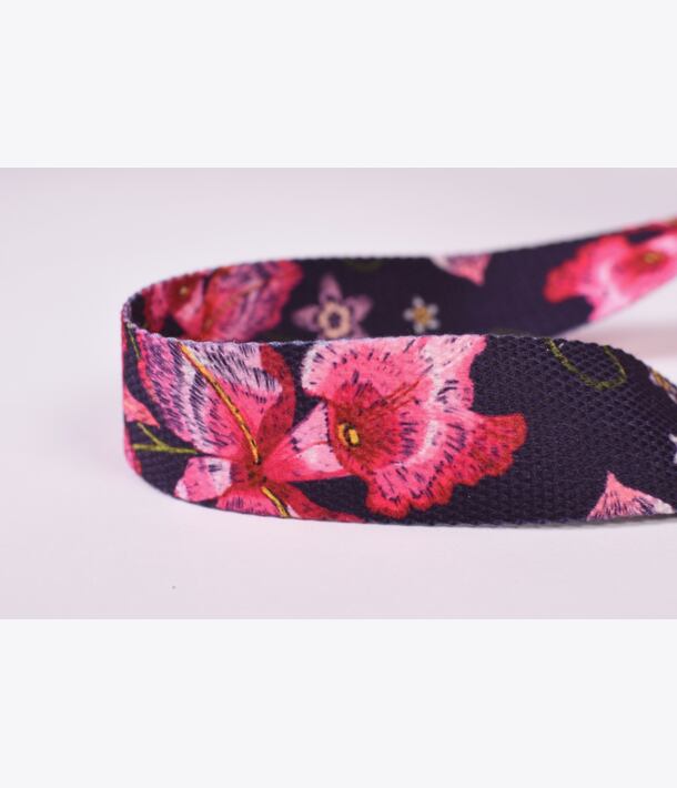 YOGGYS - YOGA CARRYING STRAP [WILD ORCHID]