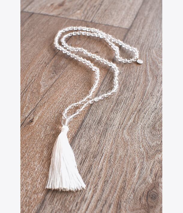 Ručně vyrobená meditační mala s křišťálem.