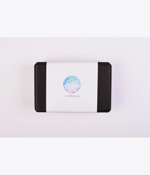 Cihlička na jógu černá EVERY MOMENT MATTERS