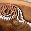 Meditační mala - magnezit a rudraksha