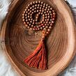 Meditační mala - Karneol a Rudraksha ORANGE se stříbrným logem (Ag 925/1000)