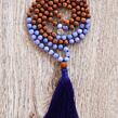 Ručně vyrobená meditační mala s angelitem a rudrakšou.