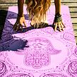 profesionální jógová podložka z přírodní gumy ALL YOGA MAT fialová HAMSA, předklon, uttanasana